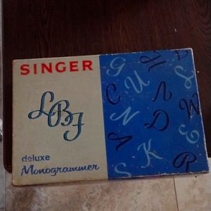 Deluxe Monogrammer